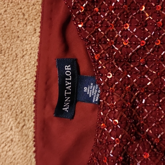 3 piece Ann Taylor burgundy silk skirt size 8, sequin top size 10 & handbag - Picture 3 of 10